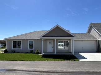 104 Cumberland Meadows Cir, Hebron, OH 43025