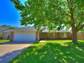 720 Cottonwood Dr, Moore, OK 73160