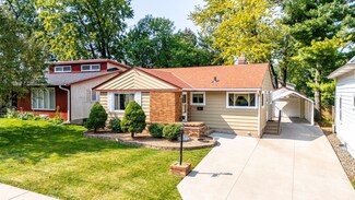 981 Bellows St, Saint Paul, MN 55118