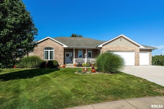 15 Nicholas Ct, Eldridge, IA 52748