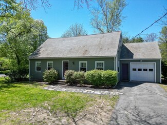 319 West St, Amherst, MA 01002