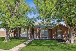 226 E Ridgegate Dr, Garland, TX 75040