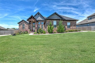 704 Oriole Dr, Springdale, AR 72762