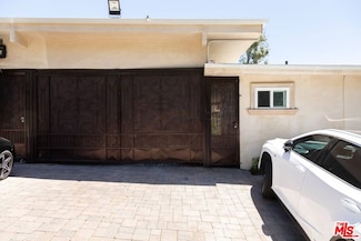 15555 High Knoll Rd, Encino, CA 91436