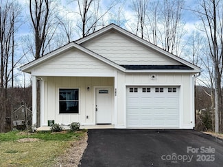 147 Northbend Dr, Asheville, NC 28804