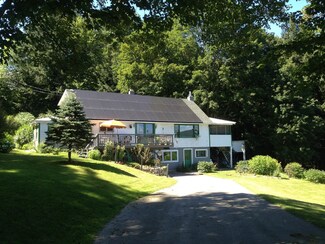 406 River Rd, Putney, VT 05346