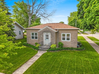 203 E 1st St, Kimberly, WI 54136