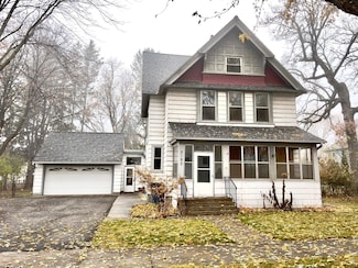 2193 1st St, Saint Paul, MN 55110