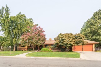 2456 17th Ave, Kingsburg, CA 93631