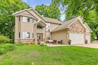 5450 Raven Point Rd, Prior Lake, MN 55372