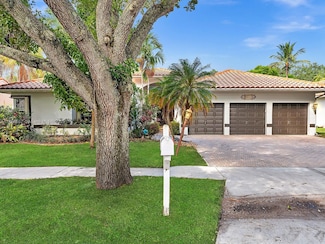 3420 Washington Ln, Hollywood, FL 33026