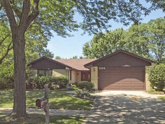 2104 N Brighton Place, Arlington Heights, IL 60004