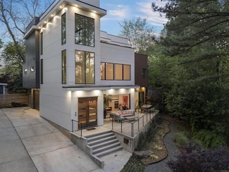 697 Kendall St NE, Atlanta, GA 30312