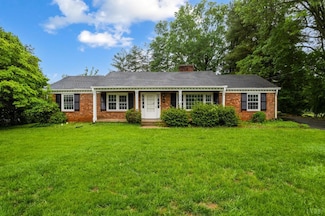 5822 Apache Ln, Lynchburg, VA 24502