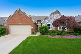 3515 Lexington Dr Unit 4, Auburn Hills, MI 48326
