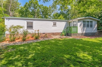 4509 Oakley Ct, Walkertown, NC 27051