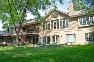 3903 E Lake Shore Dr, Wonder Lake, IL 60097