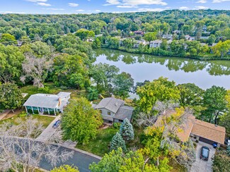 434 Woodhill Dr, Saint Paul, MN 55113