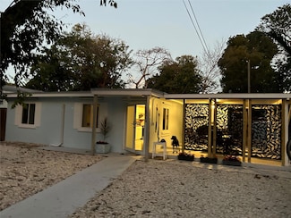 838 Norwood Ave, Key Largo, FL 33037