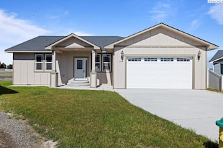 200 Ivone Dr, Sunnyside, WA 98944
