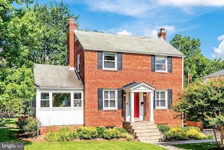 1709 Patrick Henry Dr, Arlington, VA 22205