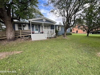 121 Bryan Rd, Knotts Island, NC 27950