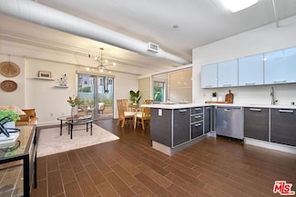 645 W 9th St Unit 242, Los Angeles, CA 90015
