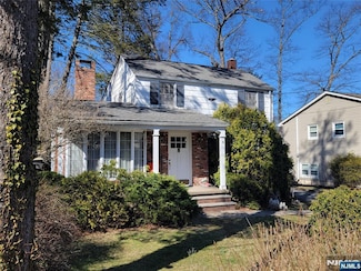 75 Ridgewald Ave, Waldwick, NJ 07463