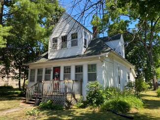 221 E Main St, Genoa, IL 60135