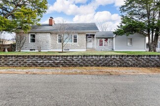 775 Fieldcrest Dr, Fenton, MO 63026