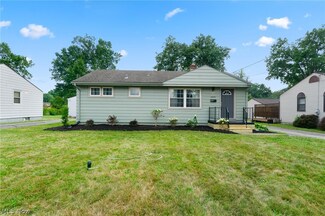 3435 Sunnybrooke Dr, Youngstown, OH 44511