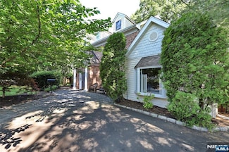 155 W Clinton Ave, Tenafly, NJ 07670