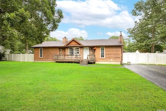 49 Concord Rd, Shirley, NY 11967