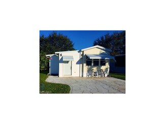 21 Bass Ln Unit 21, Naples, FL 34114