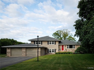 22415 Riverbend Dr E, Watertown, NY 13601