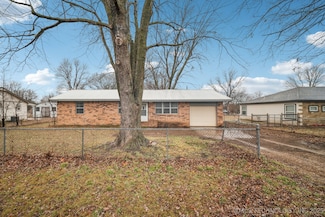 115 S Pecan St, Oologah, OK 74053
