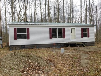 12459 N Walnut Dr, Linesville, PA 16424