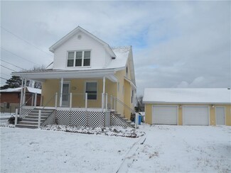 1378 W Pittsburgh St, Scottdale, PA 15683