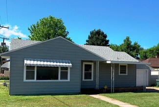 613 W 11th St, Larned, KS 67550