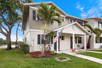1053 NW 107th Ave, Pembroke Pines, FL 33026
