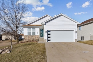 6400 Cakebread Ct, Marion, IA 52302