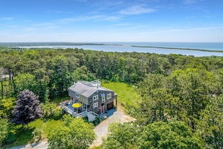 10 N Abels Hill Rd, Chilmark, MA 02535