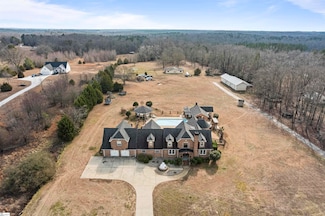 734 W Ridgeway Rd, Honea Path, SC 29654