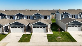 243 NW Waverly Dr, Waukee, IA 50263