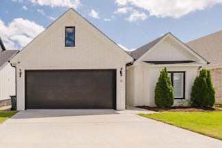 15 Short Leaf Ln, Little Rock, AR 72223