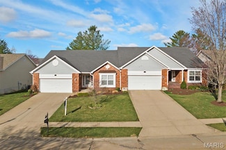 7421 Timberpoint Ct, Fairview Heights, IL 62208
