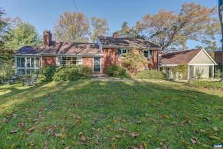 1617 Saint Annes Rd, Charlottesville, VA 22901