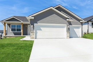 403 N 19th St, Indianola, IA 50125