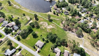 814 Pelican Dr, New Bern, NC 28560