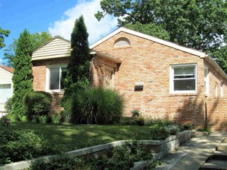 2202 Hollywood Place, South Bend, IN 46616